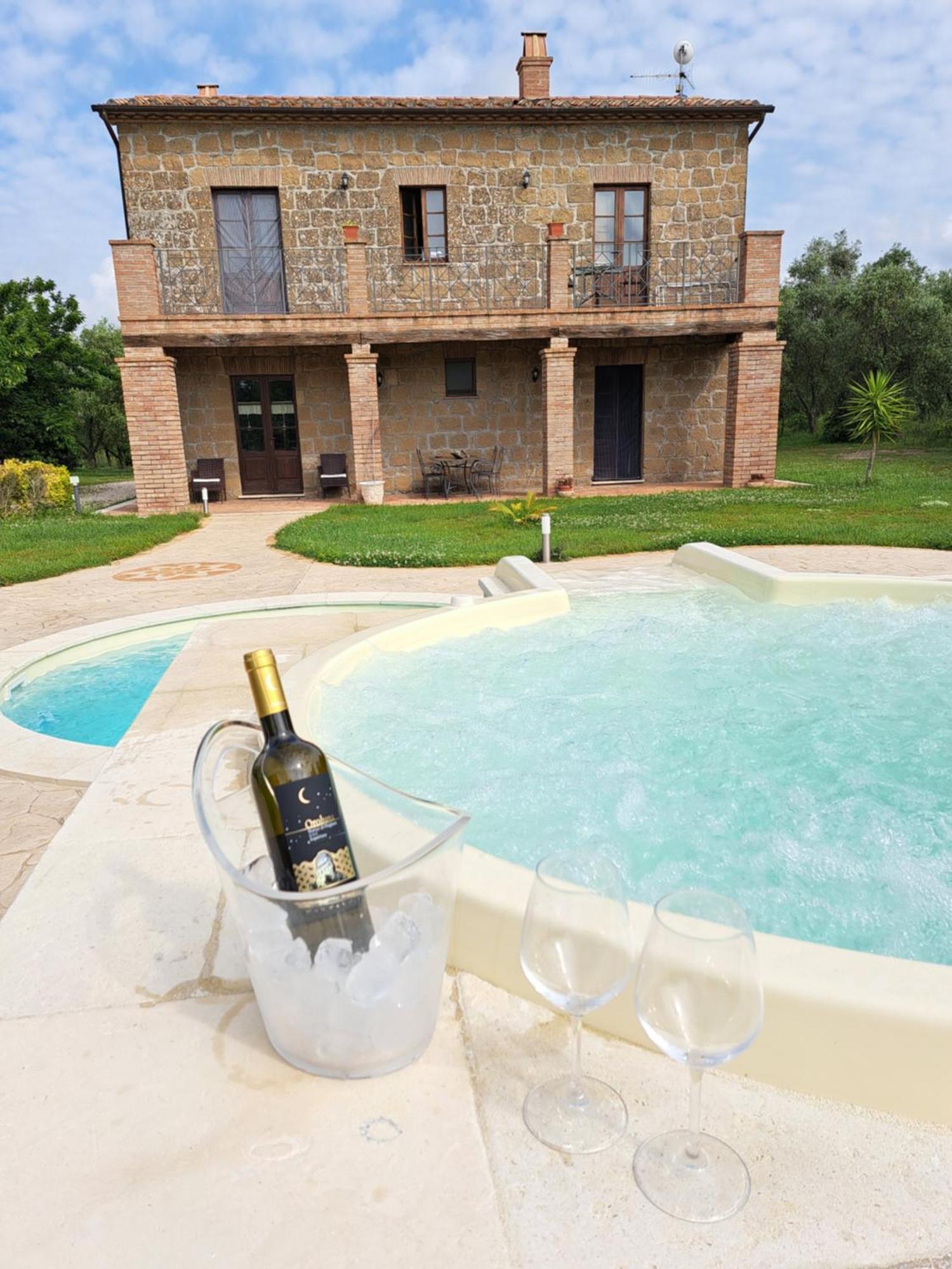 Agriturismo Tenuta Roccaccia Pitigliano Buitenkant foto